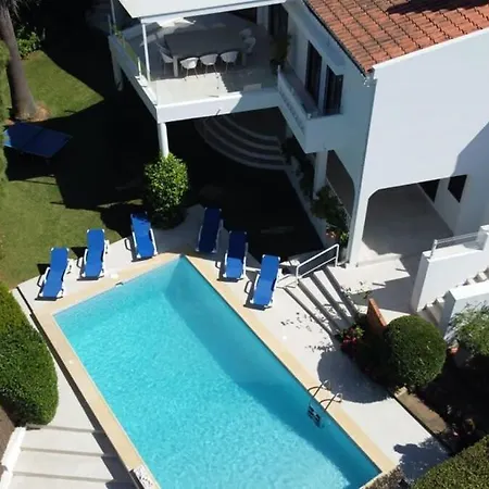 Hibiscus, Great Location In Vilamoura, Lush Lawns And Garden Ferienhaus Quarteira