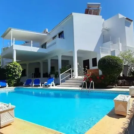 Hibiscus, Great Location In Vilamoura, Lush Lawns And Garden *