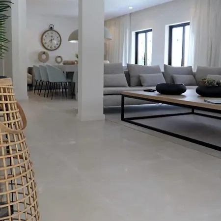 Hibiscus, Great Location In Vilamoura, Lush Lawns And Garden