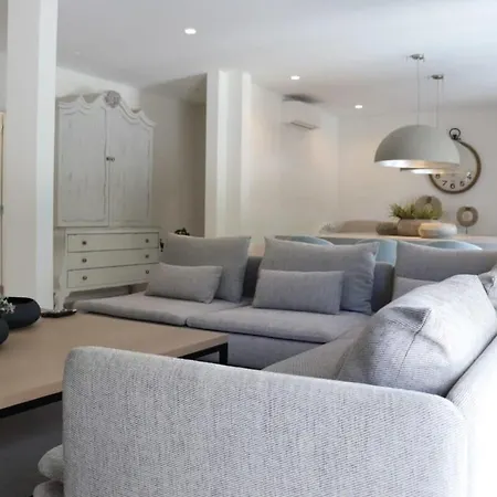 Hibiscus, Great Location In Vilamoura, Lush Lawns And Garden * Quarteira