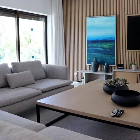 Hibiscus, Great Location In Vilamoura, Lush Lawns And Garden Quarteira