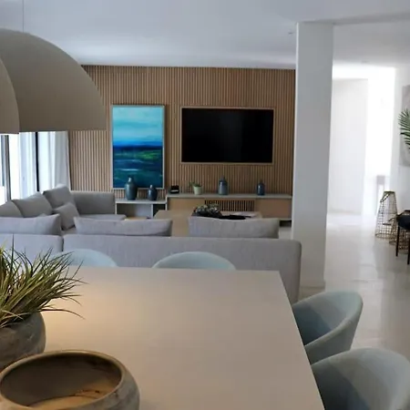 Ferienhaus Hibiscus, Great Location In Vilamoura, Lush Lawns And Garden