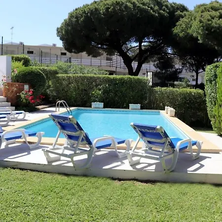 Hibiscus, Great Location In Vilamoura, Lush Lawns And Garden Ferienhaus Quarteira