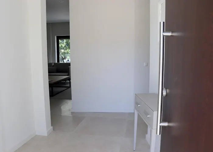 Villa Hibiscus, Great Location In Vilamoura, Lush Lawns And Garden Quarteira