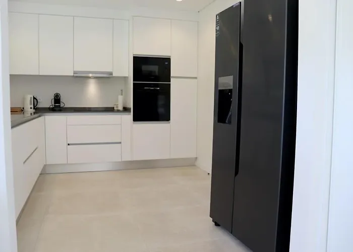 Villa Hibiscus, Great Location In Vilamoura, Lush Lawns And Garden Quarteira