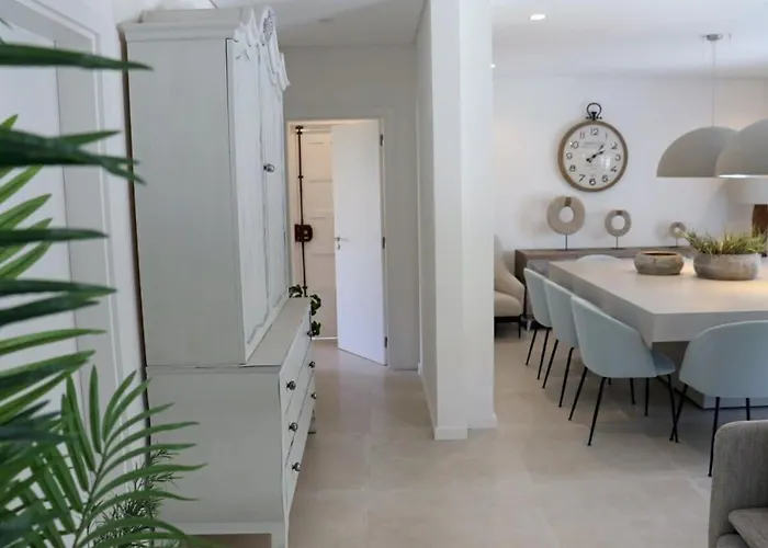 Hibiscus, Great Location In Vilamoura, Lush Lawns And Garden Villa Quarteira
