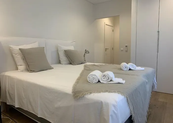 Hibiscus, Great Location In Vilamoura, Lush Lawns And Garden Quarteira