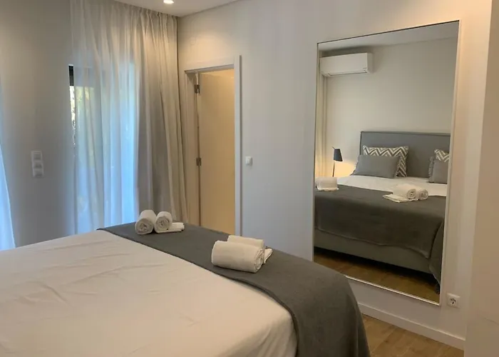 Hibiscus, Great Location In Vilamoura, Lush Lawns And Garden *