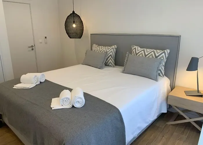 Hibiscus, Great Location In Vilamoura, Lush Lawns And Garden Villa *