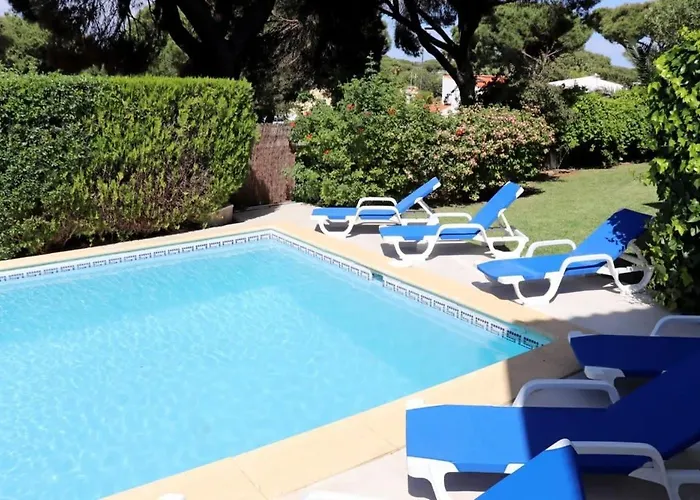 Hibiscus, Great Location In Vilamoura, Lush Lawns And Garden Villa *