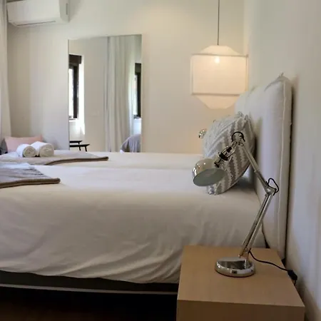 Hibiscus, Great Location In Vilamoura, Lush Lawns And Garden Villa *