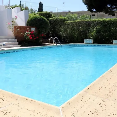 Hibiscus, Great Location In Vilamoura, Lush Lawns And Garden