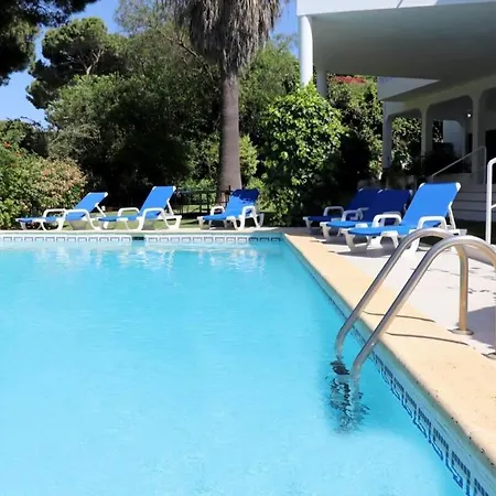 Hibiscus, Great Location In Vilamoura, Lush Lawns And Garden Quarteira