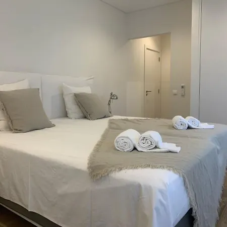Hibiscus, Great Location In Vilamoura, Lush Lawns And Garden Quarteira