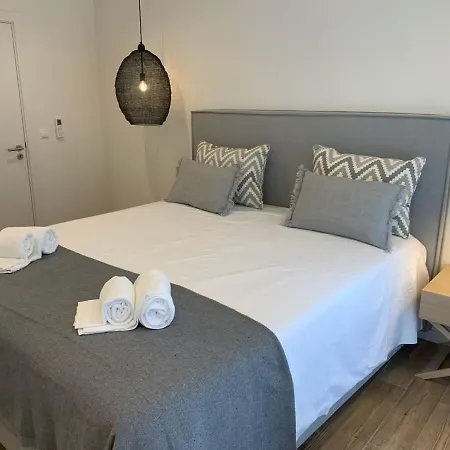 Hibiscus, Great Location In Vilamoura, Lush Lawns And Garden Villa *