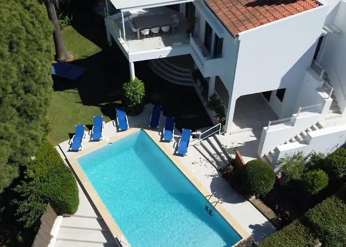 Hibiscus, Great Location In Vilamoura, Lush Lawns And Garden Villa Quarteira