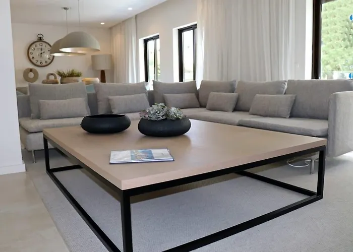 Villa Hibiscus, Great Location In Vilamoura, Lush Lawns And Garden Quarteira
