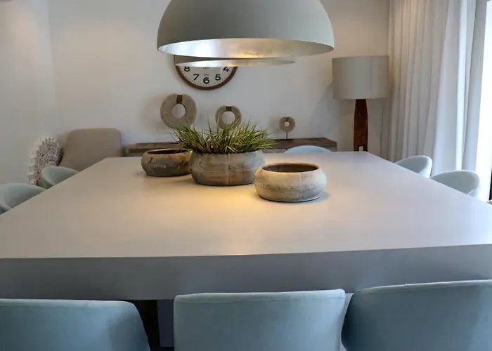 Hibiscus, Great Location In Vilamoura, Lush Lawns And Garden Villa Quarteira