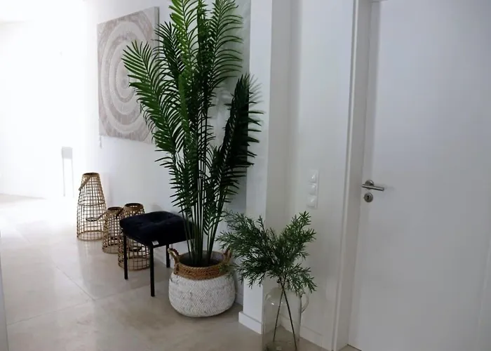 Hibiscus, Great Location In Vilamoura, Lush Lawns And Garden Villa