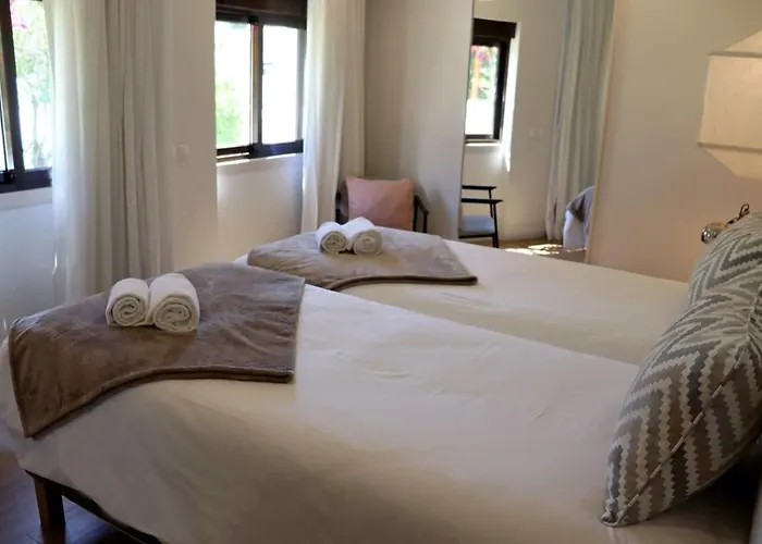 Villa Hibiscus, Great Location In Vilamoura, Lush Lawns And Garden Quarteira