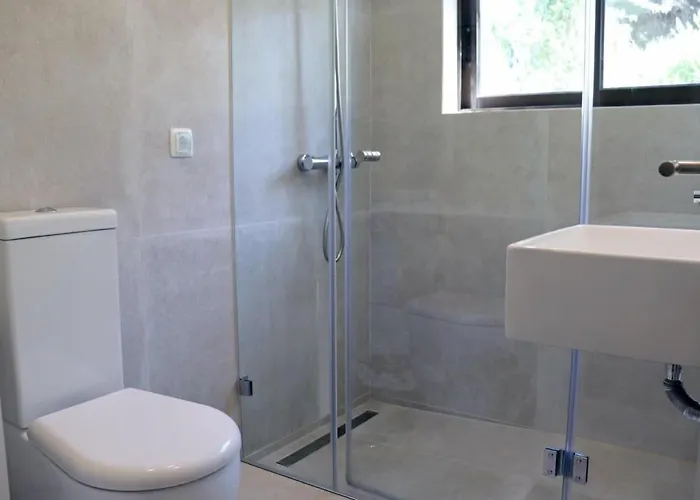 Hibiscus, Great Location In Vilamoura, Lush Lawns And Garden Villa