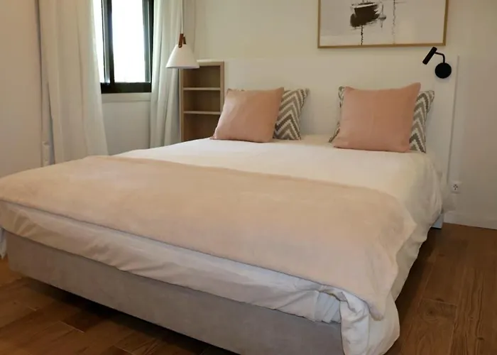 Hibiscus, Great Location In Vilamoura, Lush Lawns And Garden Quarteira