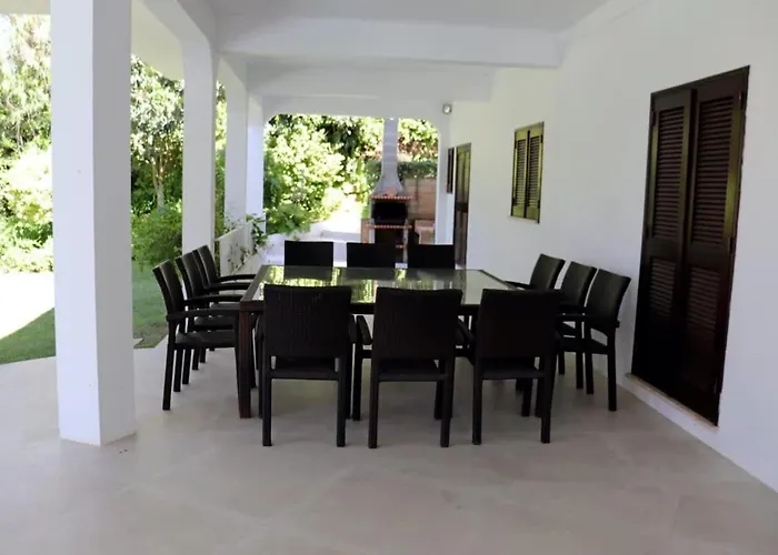 Hibiscus, Great Location In Vilamoura, Lush Lawns And Garden *