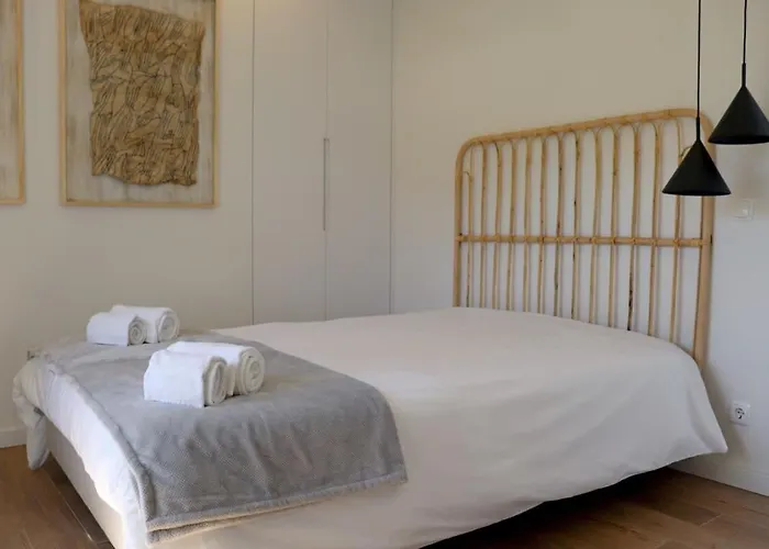 Hibiscus, Great Location In Vilamoura, Lush Lawns And Garden Villa *