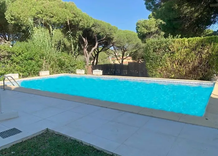 Hibiscus, Great Location In Vilamoura, Lush Lawns And Garden Villa Quarteira