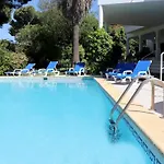Hibiscus, Great Location In Vilamoura, Lush Lawns And Garden Quarteira