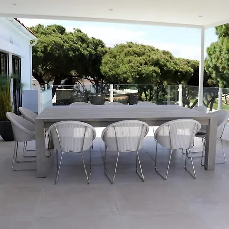 Hibiscus, Great Location In Vilamoura, Lush Lawns And Garden