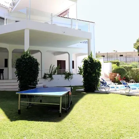 Hibiscus, Great Location In Vilamoura, Lush Lawns And Garden Willa *